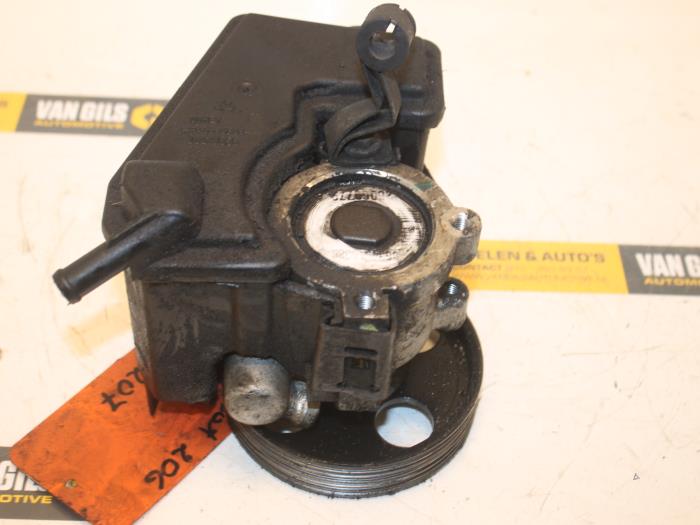 Gebruikte Pomp Servo Peugeot 206 (2A/C/H/J/S) 1.9 D Prijs € 60,00 Margeregeling aangeboden door Van Gils Automotive