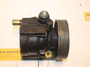 Gebruikte Stuurpomp Renault Espace (JE) 2.0i RTE,RXE Prijs € 60,00 Margeregeling aangeboden door Van Gils Automotive