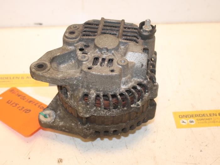 Gebruikte Dynamo Mitsubishi L-400 2.4 16V Prijs € 75,00 Margeregeling aangeboden door Van Gils Automotive