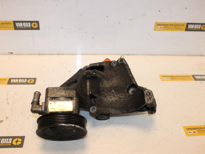 Gebruikte Pomp Servo Opel Vectra B Caravan (31) 2.0 Di 16V Prijs € 60,00 Margeregeling aangeboden door Van Gils Automotive