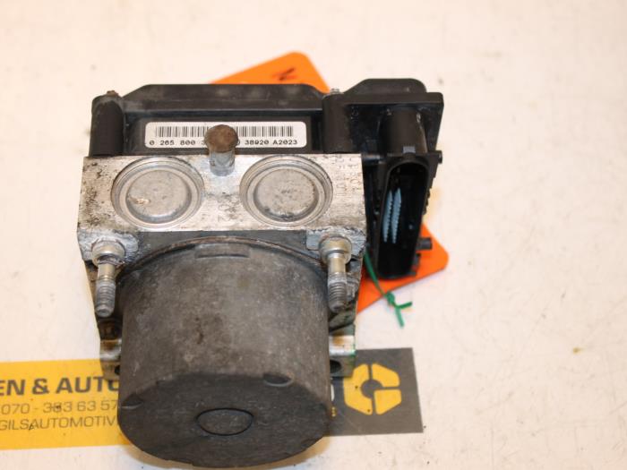 Gebruikte ABS Pomp Nissan Micra (K12) 1.0 16V Prijs € 75,00 Margeregeling aangeboden door Van Gils Automotive