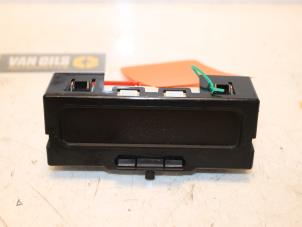 Gebruikte Display Interieur Renault Megane II (BM/CM) 1.5 dCi 80 Prijs € 35,00 Margeregeling aangeboden door Van Gils Automotive