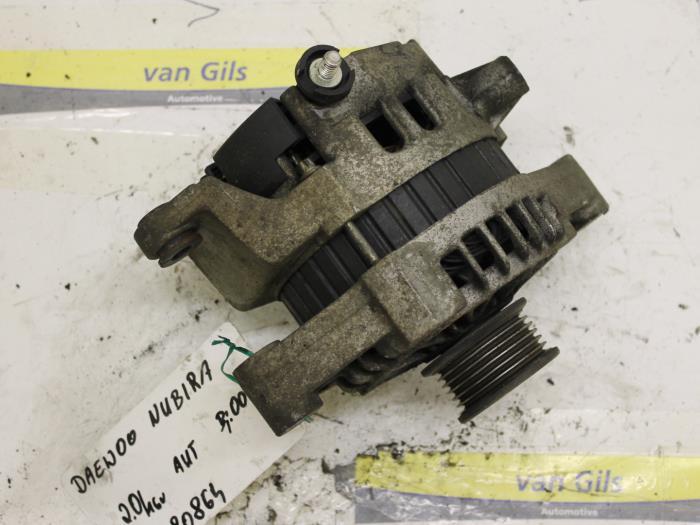 Gebruikte Dynamo Chevrolet Nubira (J100) 2.0 16V Prijs € 75,00 Margeregeling aangeboden door Van Gils Automotive