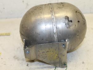 Gebruikte Luchtketel Mercedes S (W220) 4.3 S-430 V8 24V Prijs € 33,00 Margeregeling aangeboden door Van Gils Automotive