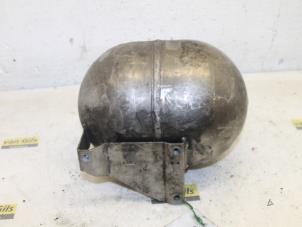 Gebruikte Luchtketel Mercedes S (W220) 3.2 S-320 CDI 24V Prijs € 33,00 Margeregeling aangeboden door Van Gils Automotive