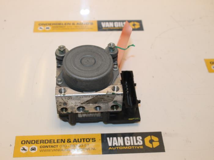 Gebruikte ABS Pomp Dacia Logan MCV I (KS) 1.6 16V Prijs € 109,00 Margeregeling aangeboden door Van Gils Automotive