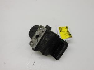 Gebruikte ABS Pomp Ford Mondeo III Wagon 2.0 TDCi/TDDi 115 16V Prijs € 75,00 Margeregeling aangeboden door Van Gils Automotive