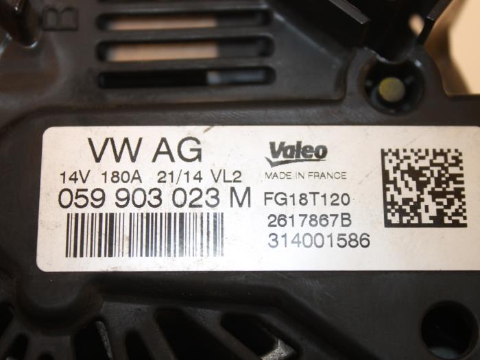 Alternator van een Volkswagen Touareg (7PA/PH) 3.0 TDI V6 24V BlueMotion Technology DPF 2015