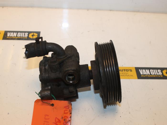 Gebruikte Pomp Servo Volkswagen Golf IV (1J1) 1.4 16V Prijs € 60,00 Margeregeling aangeboden door Van Gils Automotive
