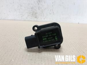 Gebruikte Bobine Mercedes C (W203) 1.8 C-200K 16V Prijs € 30,00 Margeregeling aangeboden door Van Gils Automotive