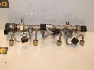 Gebruikte Injector brug Audi A3 Sportback (8VA/8VF) 2.0 TDI 16V Prijs € 98,01 Inclusief btw aangeboden door Van Gils Automotive