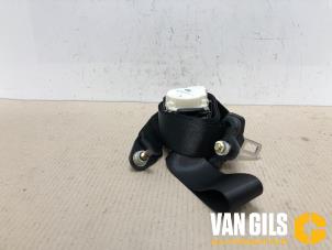 Gebruikte Veiligheidsgordel links-achter Fiat Stilo (192A/B) 1.6 16V Prijs € 50,00 Margeregeling aangeboden door Van Gils Automotive