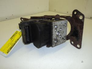 Gebruikte ABS Pomp Renault Espace (JE) 3.0 V6 24V Grand Espace Prijs € 75,00 Margeregeling aangeboden door Van Gils Automotive