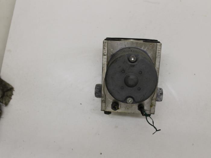 Gebruikte ABS Pomp Alfa Romeo 147 (937) 1.6 HP Twin Spark 16V Prijs € 25,00 Margeregeling aangeboden door Van Gils Automotive