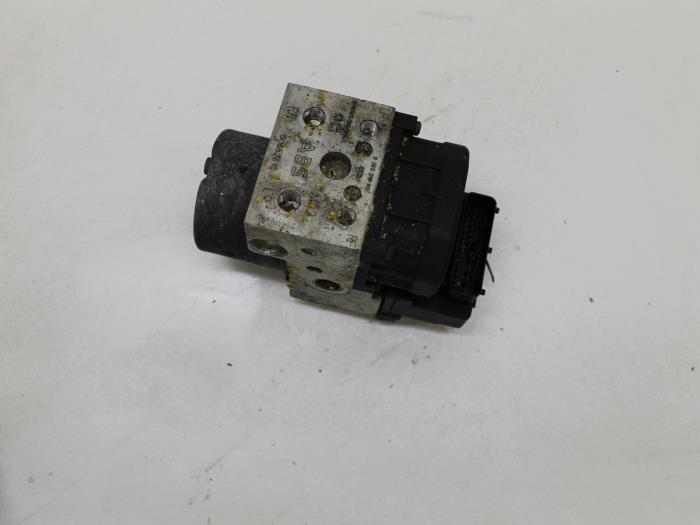 Gebruikte ABS Pomp Alfa Romeo 166 2.0 Twin Spark 16V Prijs € 25,00 Margeregeling aangeboden door Van Gils Automotive