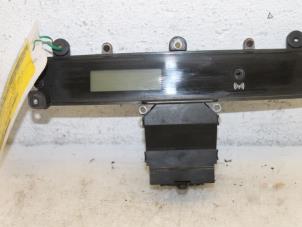 Gebruikte Display Interieur Ssang Yong Rexton 2.7 Xdi RX/RJ 270 16V Prijs € 35,00 Margeregeling aangeboden door Van Gils Automotive