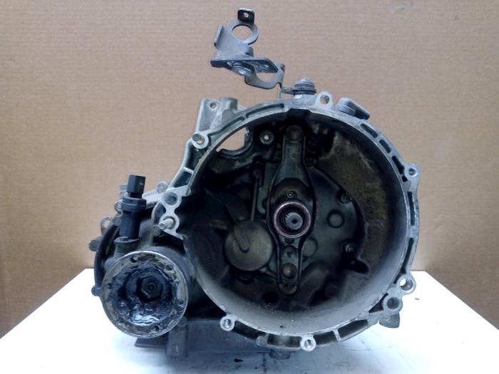 Versnellingsbak van een Skoda Fabia (6Y2) 1.4i 2000