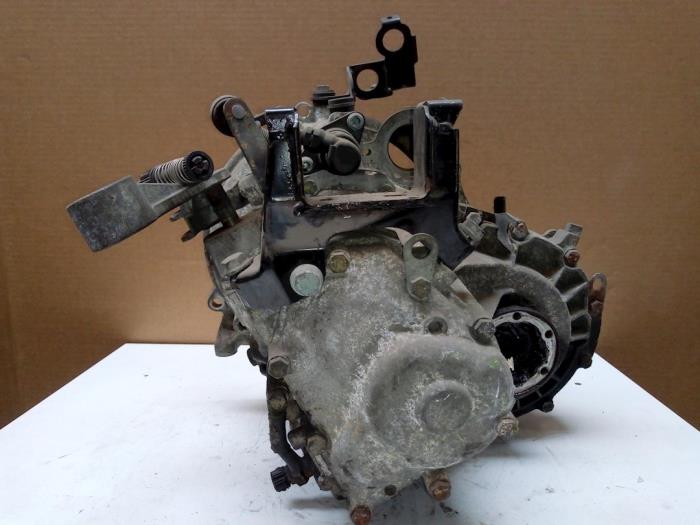 Versnellingsbak van een Skoda Fabia (6Y2) 1.4i 2000