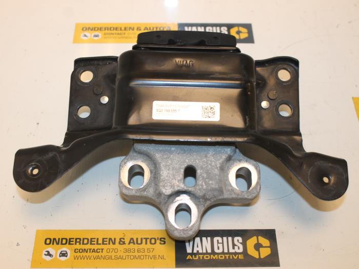 Gebruikte Motorrubber Volkswagen Golf VII (AUA) 2.0 TDI 16V Prijs € 53,24 Inclusief btw aangeboden door Van Gils Automotive