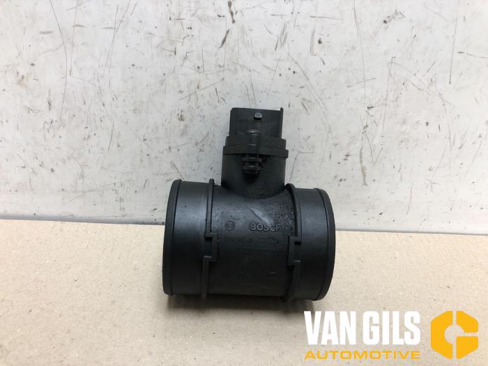 Gebruikte Luchtmassameter Opel Astra G Caravan (F35) 2.0 Di 16V Prijs € 30,00 Margeregeling aangeboden door Van Gils Automotive