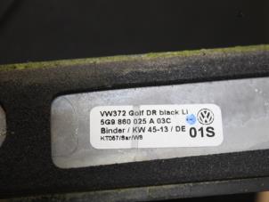 Gebruikte Dakrail set Volkswagen Golf VII Variant (AUVV) 1.6 TDI 16V Prijs € 131,89 Inclusief btw aangeboden door Van Gils Automotive