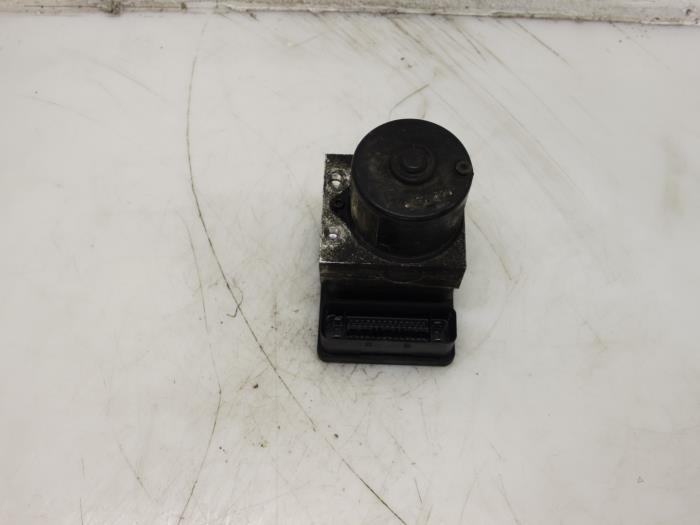 Gebruikte ABS Pomp Volkswagen Golf IV (1J1) 1.9 SDI Prijs € 25,00 Margeregeling aangeboden door Van Gils Automotive
