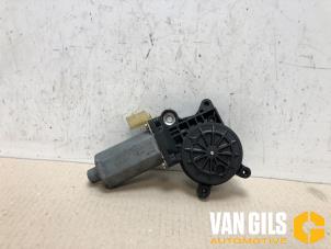 Gebruikte Motor electrisch raam BMW 3 serie Touring (E46/3) 320d 16V Prijs € 45,00 Margeregeling aangeboden door Van Gils Automotive