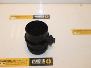 Gebruikte Luchtmassameter Volkswagen Sharan (7N) 2.0 TDI 16V Prijs € 36,30 Inclusief btw aangeboden door Van Gils Automotive