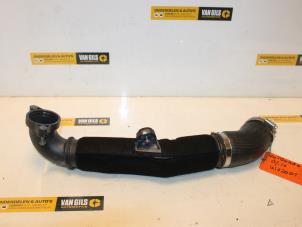 Gebruikte Intercooler Slang Volkswagen Touran (5T1) 2.0 TDI 190 Prijs € 38,72 Inclusief btw aangeboden door Van Gils Automotive