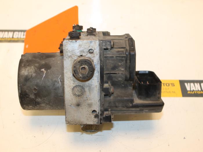 Gebruikte ABS Pomp Ford Mondeo III 2.0 TDCi 130 16V Prijs € 25,00 Margeregeling aangeboden door Van Gils Automotive