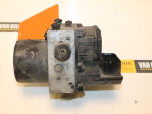 Gebruikte ABS Pomp Ford Mondeo III 2.0 TDCi 130 16V Prijs € 75,00 Margeregeling aangeboden door Van Gils Automotive