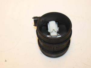 Gebruikte Luchtmassameter Alfa Romeo 159 Sportwagon (939BX) 1.8 MPI 16V Prijs € 60,00 Margeregeling aangeboden door Van Gils Automotive