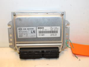 Gebruikte Computer Motormanagement Kia Carnival 2 (FIB/FLD) 2.5 V6 24V Prijs € 150,00 Margeregeling aangeboden door Van Gils Automotive