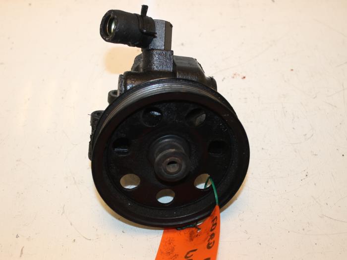 Gebruikte Pomp Servo Ford Focus 1 Wagon 1.8 TDdi Prijs € 60,00 Margeregeling aangeboden door Van Gils Automotive