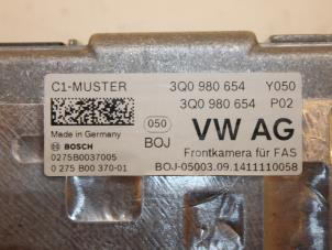 Gebruikte Camera voorzijde Volkswagen Tiguan (5N1/2) 2.0 TDI 16V 4Motion Prijs € 131,89 Inclusief btw aangeboden door Van Gils Automotive