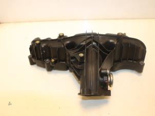 Gebruikte Inlaatspruitstuk Volkswagen Touran (1T3) 2.0 TDI 16V 140 Prijs € 109,00 Margeregeling aangeboden door Van Gils Automotive