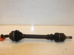 Gebruikte Aandrijfas links-voor Citroen C5 I Berline (DC) 2.0 HPI 16V Prijs € 74,99 Margeregeling aangeboden door Van Gils Automotive