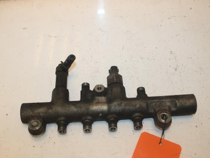 Gebruikte Injector brug Mazda 6 Sportbreak (GY19/89) 2.0 CiDT 16V Prijs € 50,00 Margeregeling aangeboden door Van Gils Automotive
