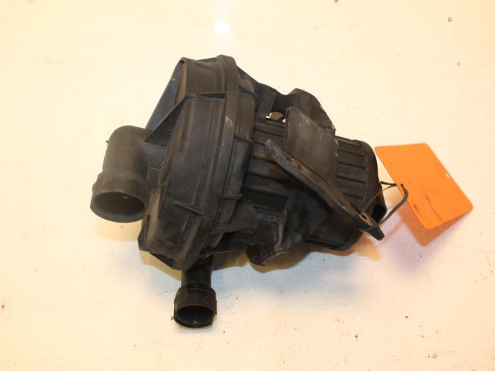 Gebruikte Pullairpomp Seat Leon (1M1) 1.8 20V Prijs € 40,00 Margeregeling aangeboden door Van Gils Automotive
