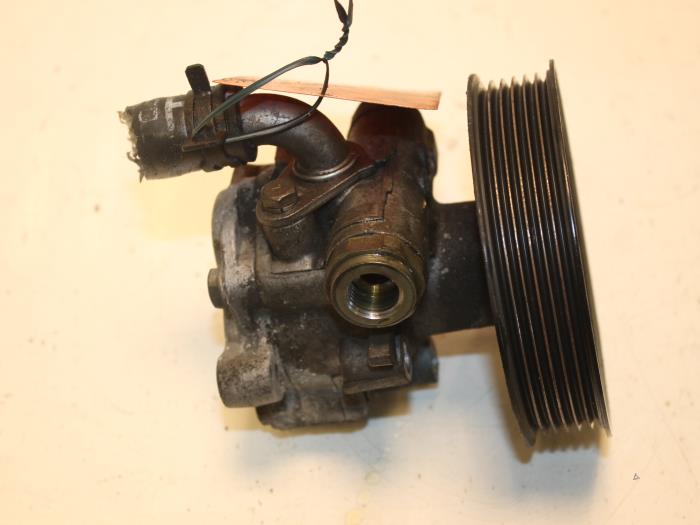 Gebruikte Pomp Servo Seat Leon (1M1) 1.8 20V Prijs € 60,00 Margeregeling aangeboden door Van Gils Automotive