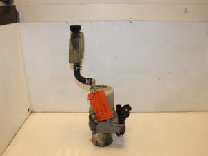 Gebruikte Servo Elektrisch Mazda 3 Sport (BK) 1.6 CiTD 16V Prijs € 125,00 Margeregeling aangeboden door Van Gils Automotive