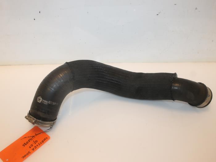 Gebruikte Intercooler Slang Chrysler 300 C 3.0 CRD V6 24V Prijs € 44,00 Margeregeling aangeboden door Van Gils Automotive