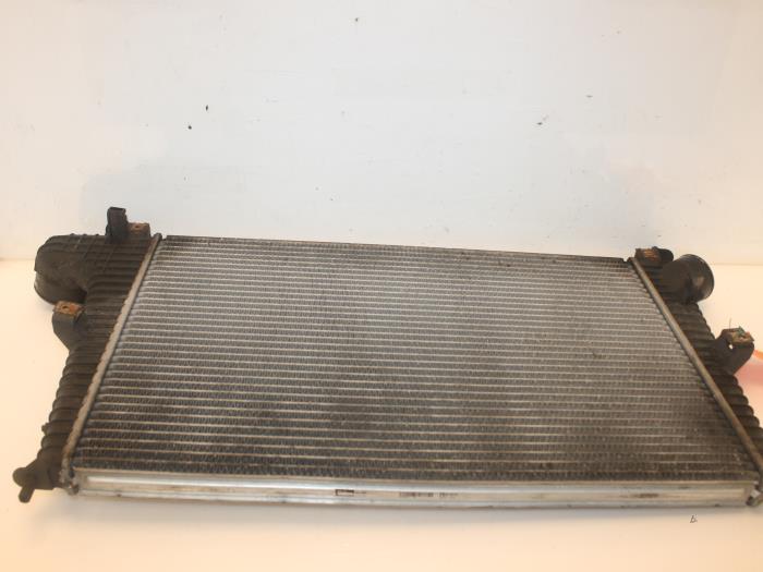Gebruikte Intercooler Saab 9-5 Estate (YS3E) 2.0t 16V Prijs € 60,00 Margeregeling aangeboden door Van Gils Automotive