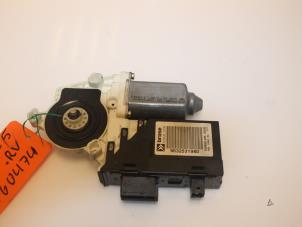 Gebruikte Motor electrisch raam Citroen C5 I Berline (DC) 2.0 HDi 110 Prijs € 45,00 Margeregeling aangeboden door Van Gils Automotive