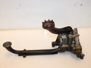 Gebruikte Oliepomp Porsche Cayenne (9PA) 4.5 V8 32V Turbo Prijs € 60,00 Margeregeling aangeboden door Van Gils Automotive