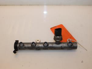 Gebruikte Injector brug Volkswagen Touareg (7LA/7L6) 3.0 TDI V6 24V Prijs € 98,00 Margeregeling aangeboden door Van Gils Automotive