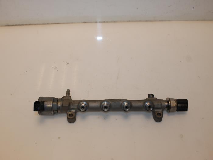 Gebruikte Injector brug Volkswagen Scirocco (137/13AD) 2.0 TDI 16V Prijs € 84,70 Inclusief btw aangeboden door Van Gils Automotive