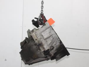 Gebruikte Versnellingsbak Chrysler PT Cruiser 2.0 16V Prijs € 224,00 Margeregeling aangeboden door Van Gils Automotive