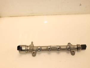 Gebruikte Injector brug Volkswagen Touran (5T1) 1.6 TDI SCR BlueMotion Technology Prijs € 98,01 Inclusief btw aangeboden door Van Gils Automotive