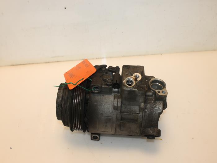 Gebruikte Aircopomp Mercedes Vito (638.0) 2.3 110D Prijs € 35,00 Margeregeling aangeboden door Van Gils Automotive